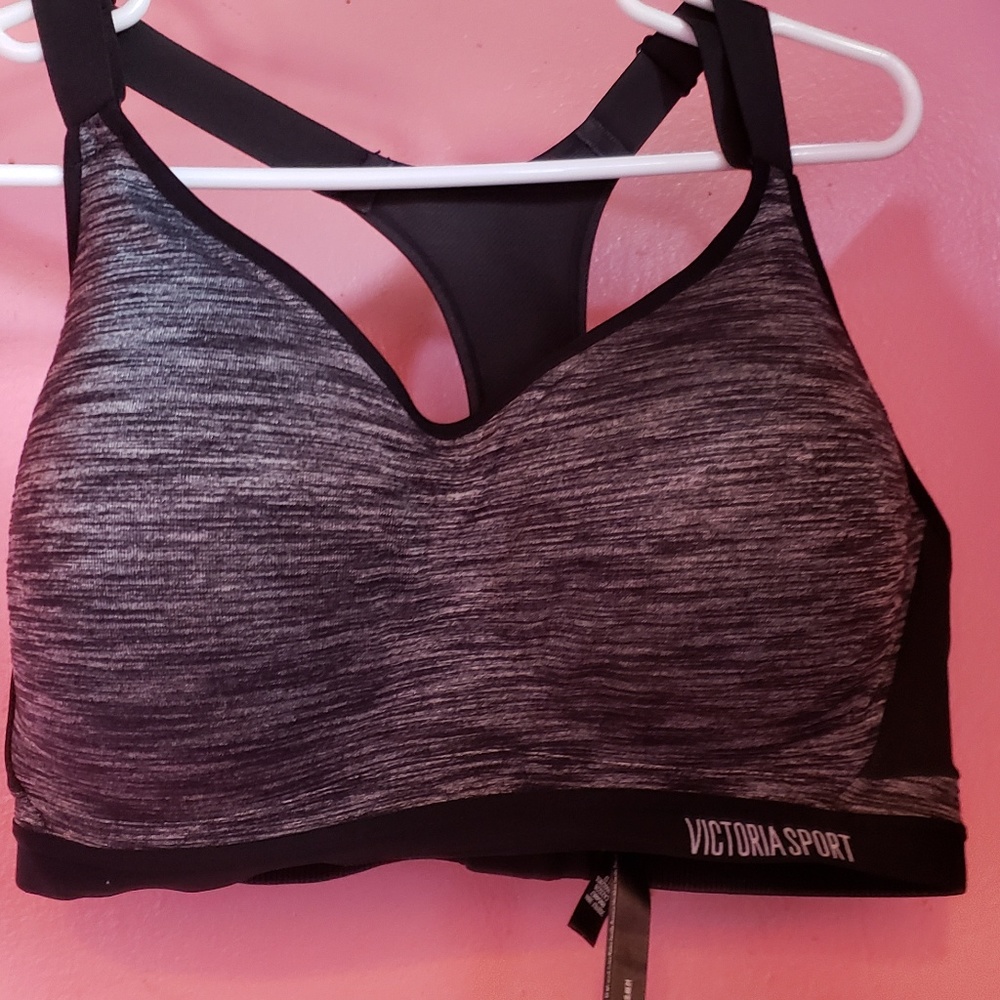 Victoria's Secret Sports Bra lined underwire 38DDD